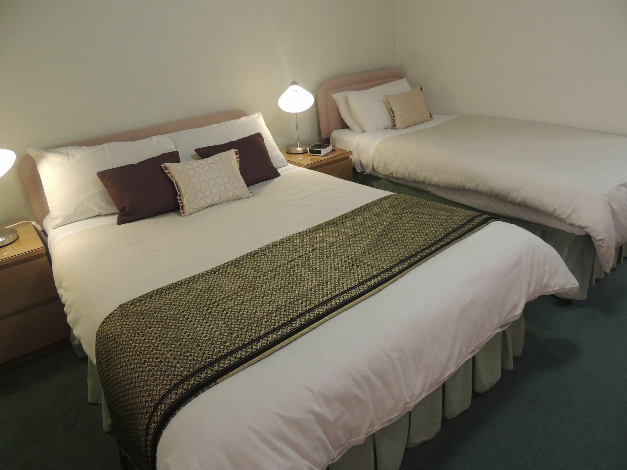 Surrone Guest House 葛特纳格林 外观 照片