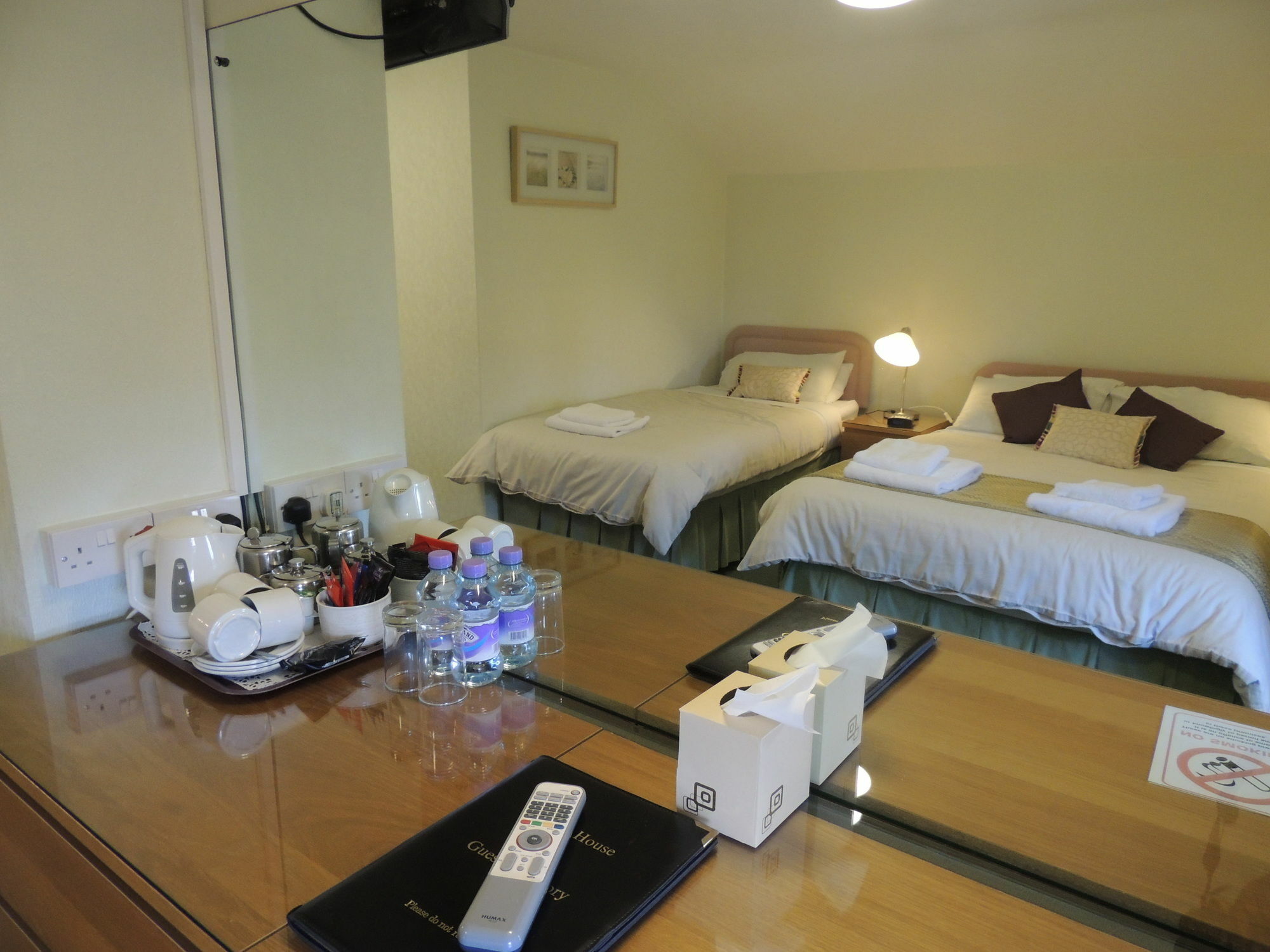 Surrone Guest House 葛特纳格林 外观 照片